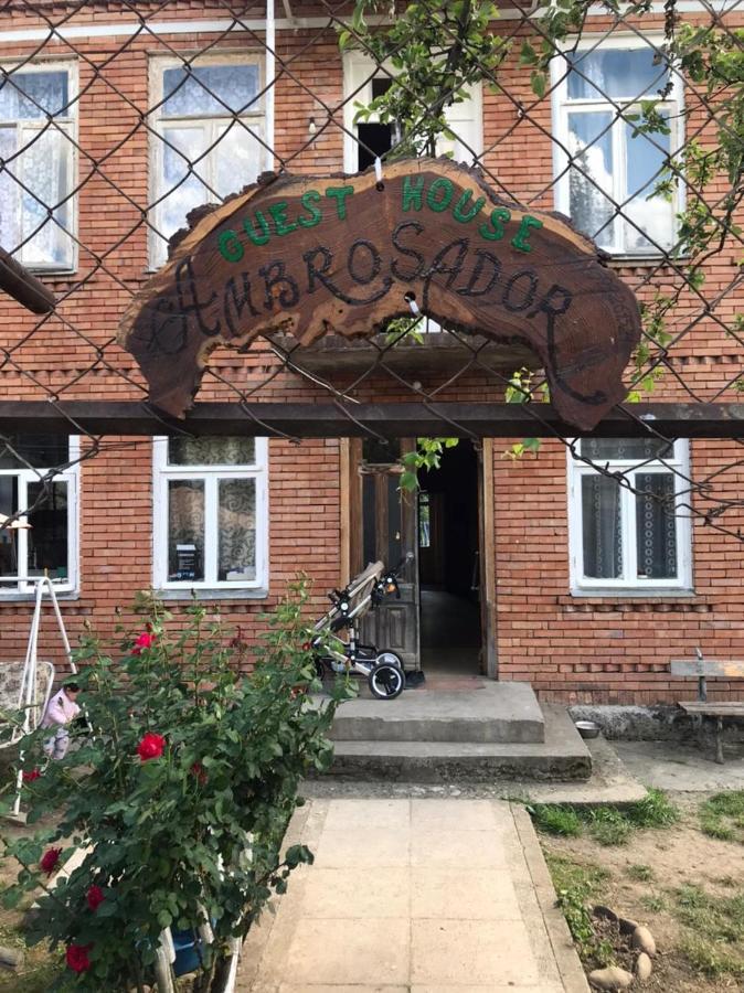 Gasthaus Ambrosador Ambrolauri Exterior foto